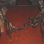 Deformiertes Chassis und Elektrik Deformiertes Chassis und Elektrik